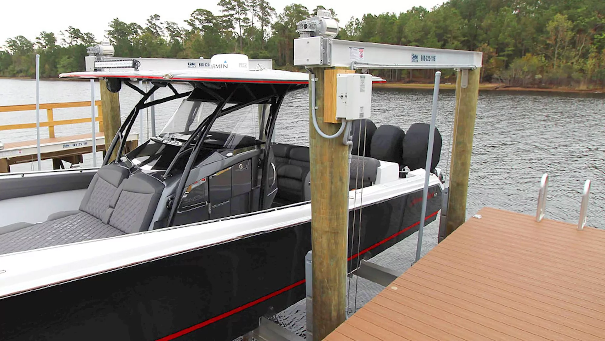 Saltwater Boat Lifts: Elevate Your Boating Experience w/ Boat Lifts