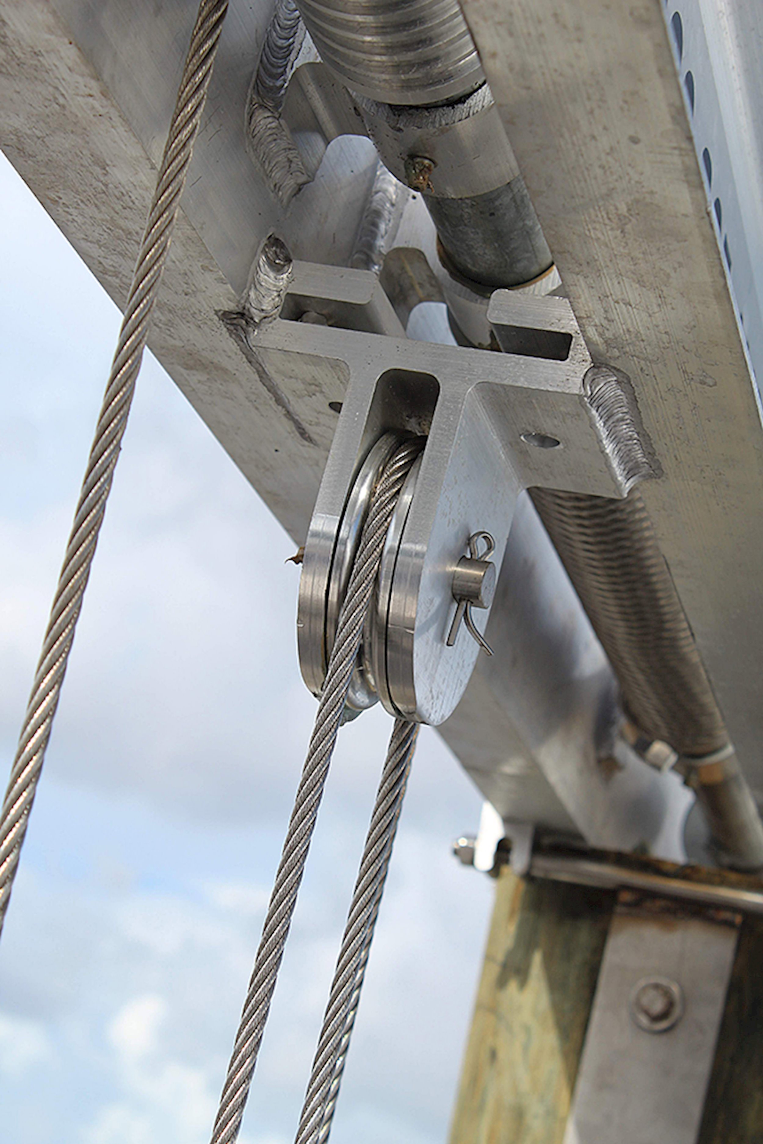 Shop Eight Piling Motorized Boat Lifts: The Ultimate Boat Lift for