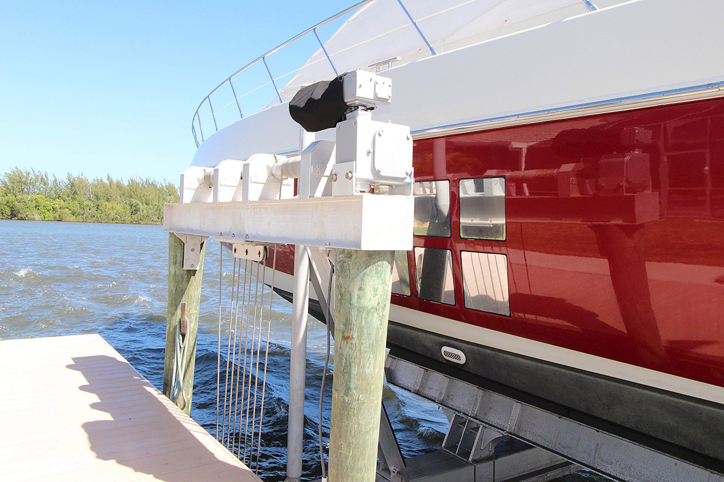 Shop Yacht Lifts: Luxury Boat Lifts for Yachts | Tide Tamer
